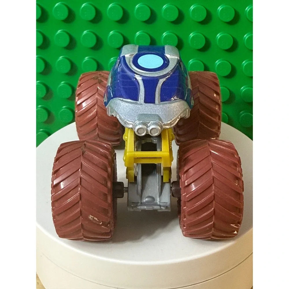Monster Jam Iron Man Mystery Mudders 1:64 Die-Cast Truck Blue Silver Marvel